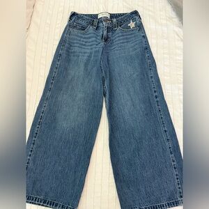 Y2K Hollister Women's Low Rise Super Baggy Star Embellished Jeans Size 25 / 0